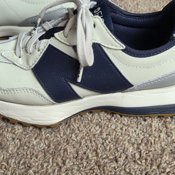 New Balance Figs - Picture 5 of 13